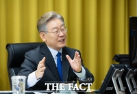  온라인 기자간담회에서 '네거티브' 입장 밝힌 이재명 [TF사진관]